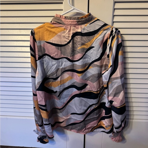 THML Multicolor Wave Pattern Blouse - Picture 9 of 9